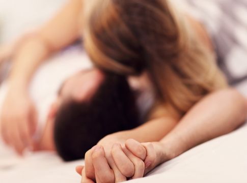 Στοματικός έρωτας: Πιο επικίνδυνος για τους άνδρες ή τις γυναίκες;