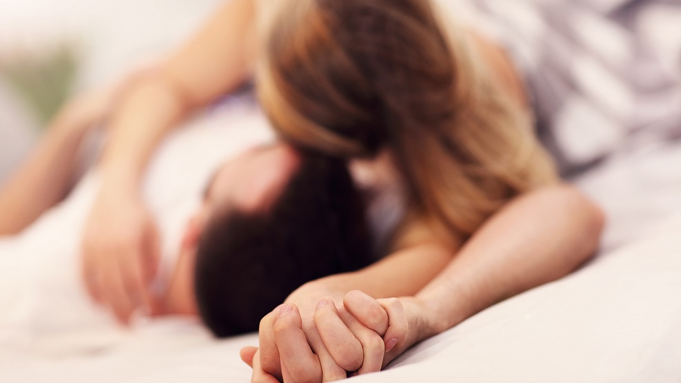 Στοματικός έρωτας: Πιο επικίνδυνος για τους άνδρες ή τις γυναίκες;