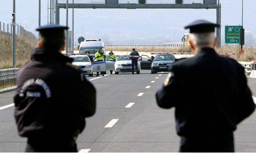 Καθολική απαγόρευση κυκλοφορίας ετοιμάζει η κυβέρνηση!