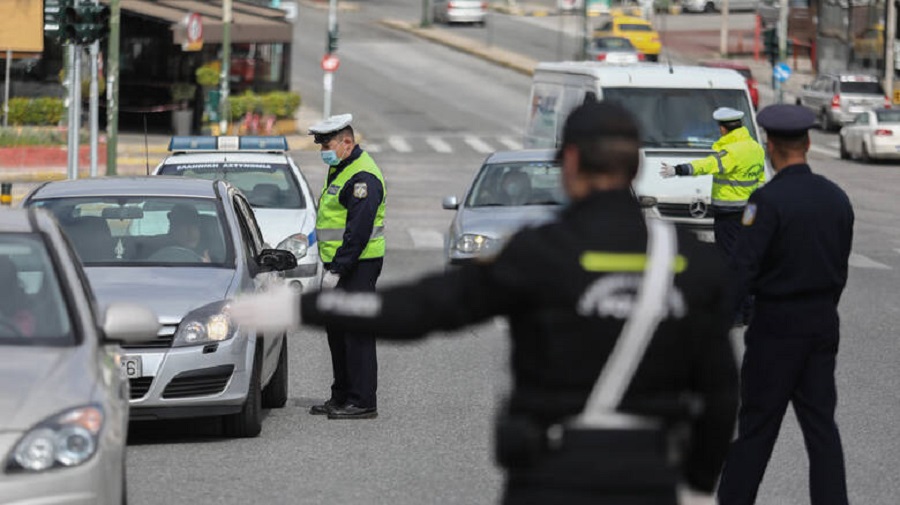 Απαγόρευση κυκλοφορίας: Η μάνα που έκλεισε την κόρη της στο πορτ μπαγκάζ και άλλα… τρελά