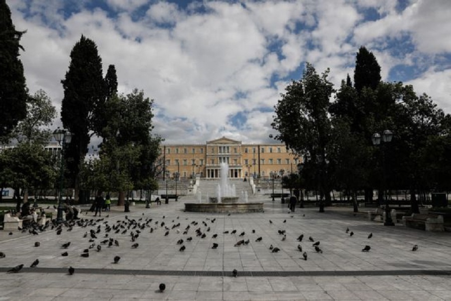 Κορωνοϊός: Στην αρχή της μάχης η Ελλάδα, λένε Τσιόδρας-Μόσιαλος – Ο στόχος της επόμενης ημέρας