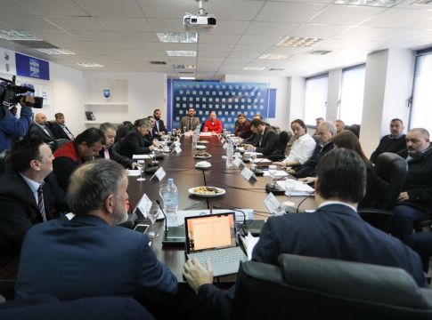 Η Superleague συνεδριάζει για να τελειώσει τη σεζόν