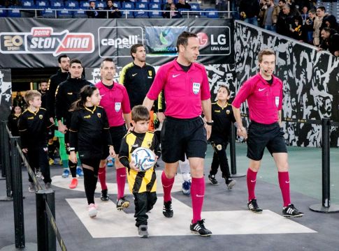 Δεν βγαίνουν οι διαιτητές στο ΟΑΚΑ για το δεύτερο ημίχρονο!