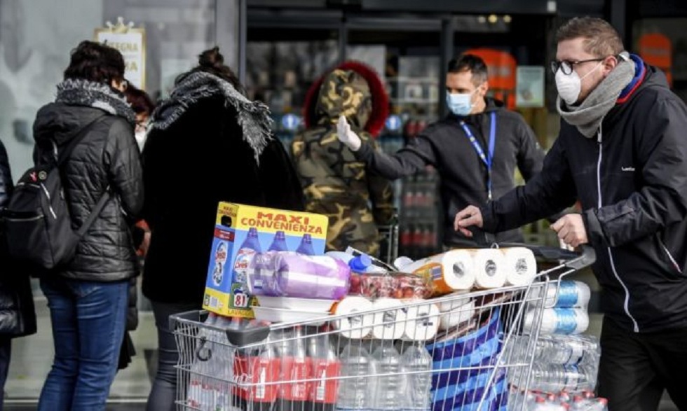 Κορωνοϊός: Επιπλέον μέτρα για τον συνωστισμό στα σούπερ μάρκετ και τα ΜΜΜ – Σταματούν οι πτήσεις από και προς Ιταλία