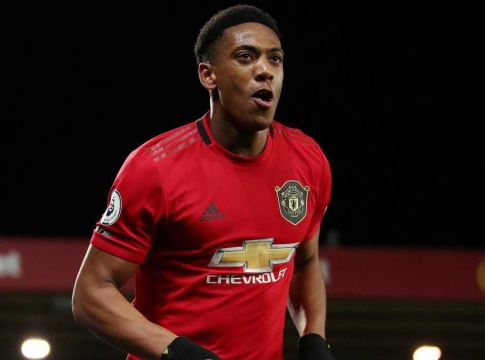 Με Μαρσιάλ προηγείται η Γιουνάιτεντ στο ντέρμπι του Μάντσεστερ (vid)