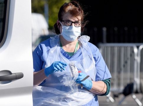 Άλλοι δύο νοσούντες με κορονοϊό στο Γούλβερχαμπντον
