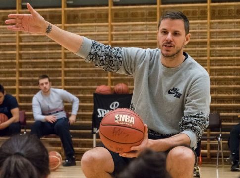 Νάχμπαρ: «Κάθε μέρα πιο κοντά στη διακοπή…»