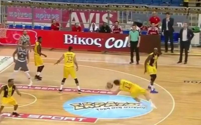 Όταν ο Λαρεντζάκης έγινε… Μπουφόν (vid)
