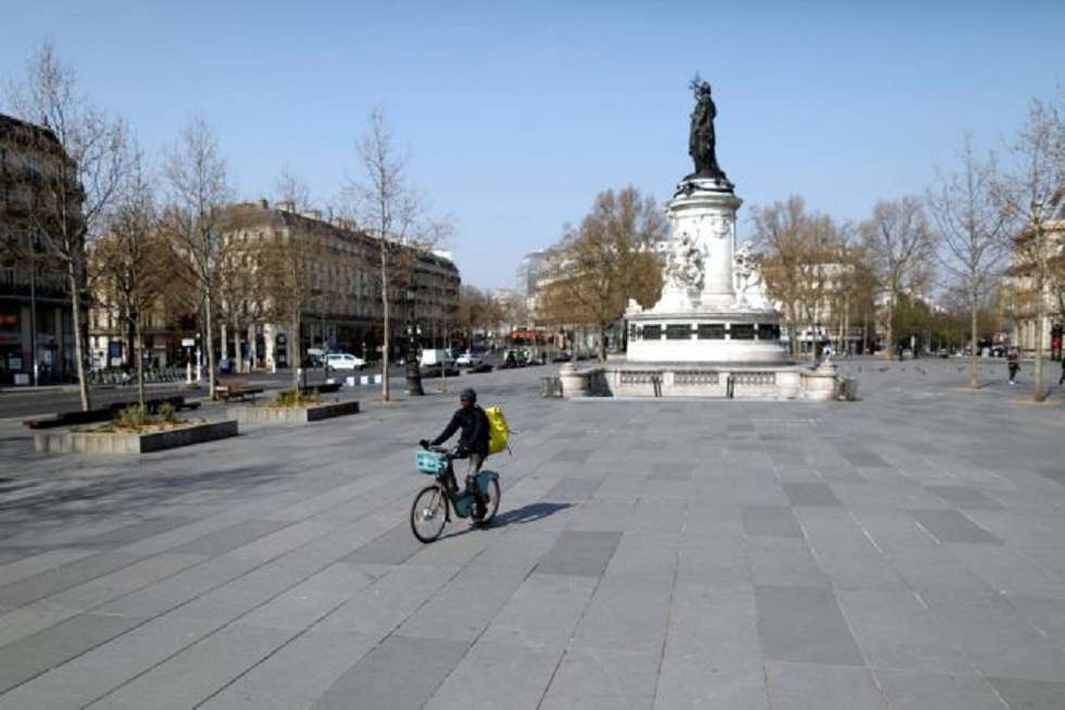 Συναγερμός στη Γαλλία: 2.314 οι νεκροί από τον κορωνοϊό – 1 δισ μάσκες παρήγγειλε η κυβέρνηση