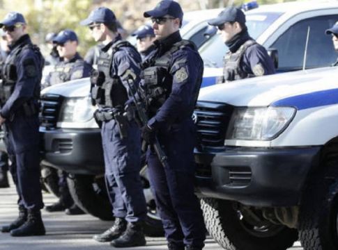 “Απομακρυνθείτε από τον χώρο” – Αυτό είναι το ηχογραφημένο μήνυμα που θα ακούγεται από τα περιπολικά! (ΗΧΗΤΙΚΟ)