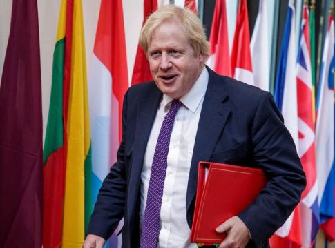 Κορωνοϊός : Αυξάνονται οι θάνατοι στη Βρετανία – «Τα ακούει» ο Τζόνσον