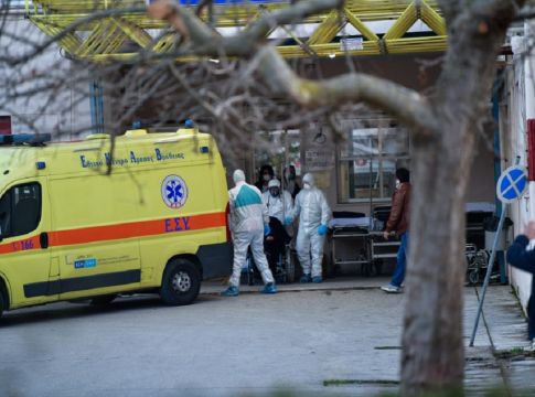 Κορoνοϊός: To εντυπωσιακό διάγραμμα που δείχνει πόσο χαμηλά είναι η Ελλάδα σε κρούσματα