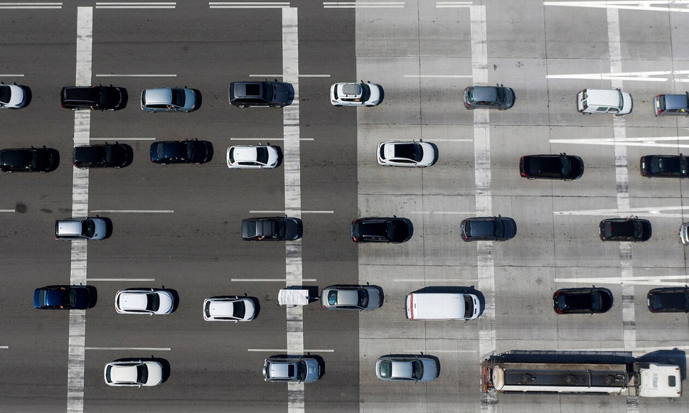 Κορονοϊός – Χαρδαλιάς: «Η πολιτεία γνωρίζει ποια αυτοκίνητα περνούν τα διόδια» (vid)