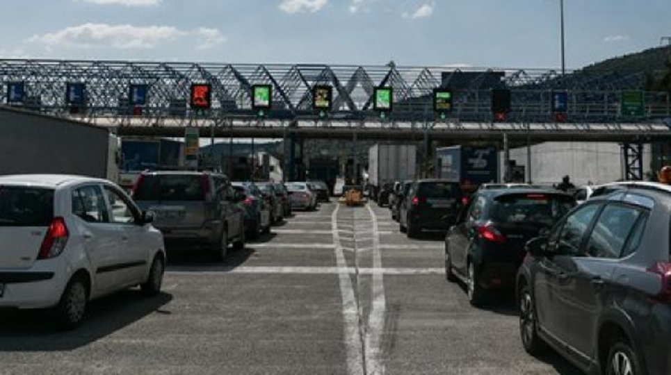 Κορωνοϊός : Αδειάζουν οι πόλεις παρά τις προειδοποιήσεις – Έρχεται καθολική απαγόρευση κυκλοφορίας