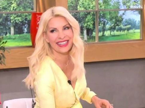 Ελένη Μενεγάκη: Η εμφάνιση που μας εντυπωσίασε – Δεν πάει ο νους σας τι αποκάλυψε για τα ρούχα της!