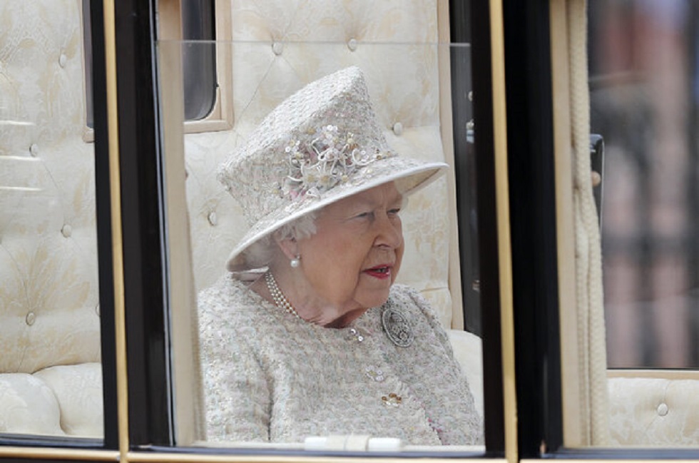 Η Ελισάβετ κλειδώθηκε έξω από το Windsor και η είδηση κάνει το γύρο του διαδικτύου