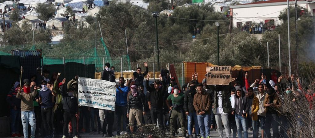ΕΚΤΑΚΤΟ: Νέα πορεία 1.000 αλλοδαπών από τη Μόρια