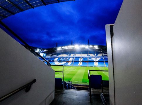 Μάντσεστερ Σίτι: Δίνει γεύματα σε φιλανθρωπικά ιδρύματα