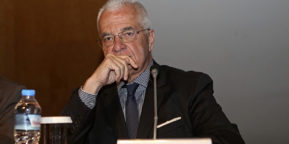Πρετεντέρης: Είμαι σπίτι με τα βιβλία μου, δεν νοσηλεύομαι, μην… πάρουμε καμία ανάποδη!