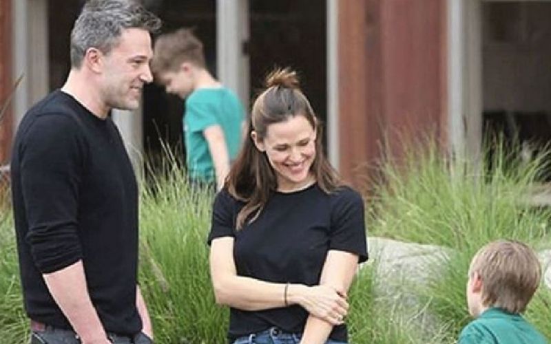 Η δημόσια εμφάνιση του Ben Affleck με την Jennifer Garner μετά την δήλωσή του ότι έχει μετανιώσει για τον χωρισμό τους
