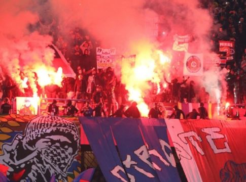Για τους οπαδούς της Λίβερπουλ και της Παρί δεν υπάρχει κορωνοϊός! (vids)