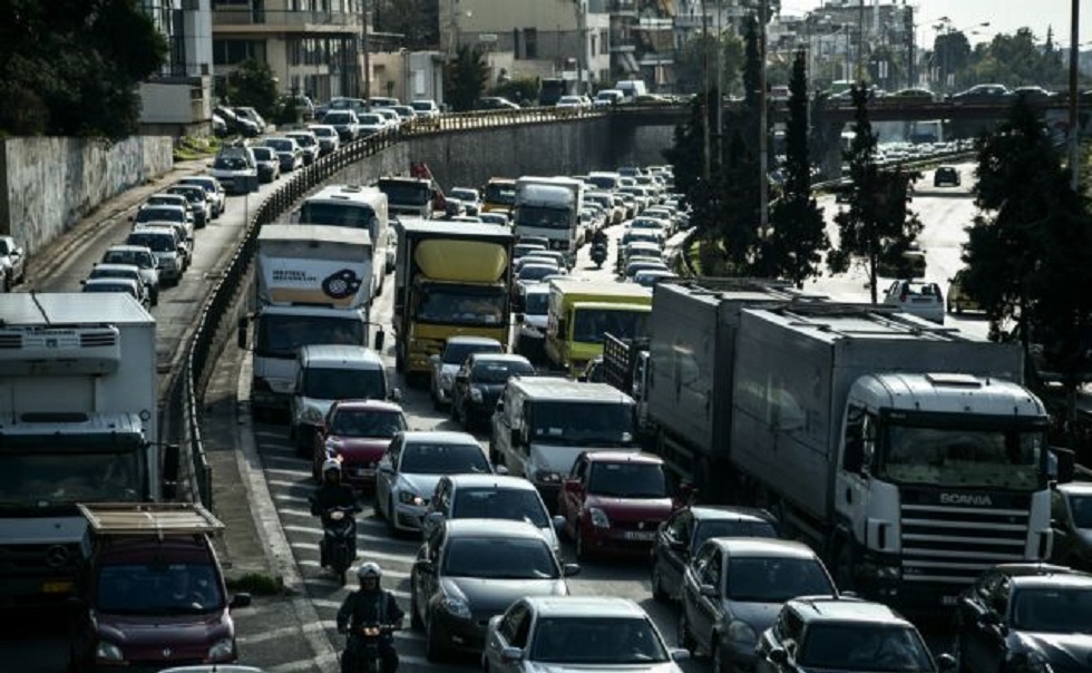 Κυκλοφοριακό χάος στην Αθηνών – Λαμίας λόγω τροχαίου