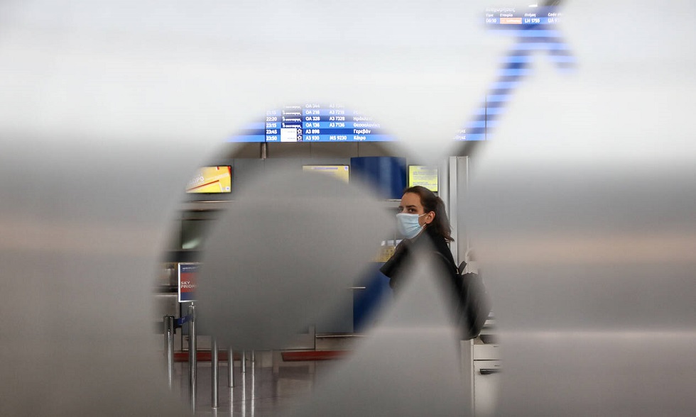 Κορονοϊός: Υποχρεωτική πλέον η κατ’ οίκον καραντίνα για όλους τους επιβάτες πτήσεων από το εξωτερικό