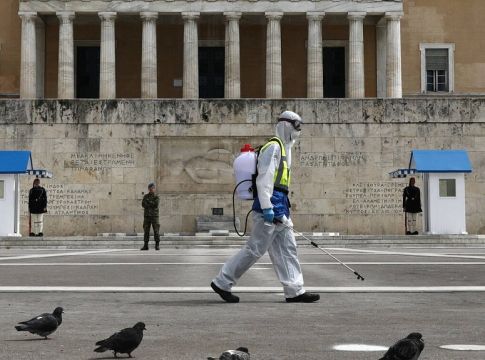 Επιστημονική έρευνα απαντά: Τότε θα τελειώσει 100% ο ιός στην Ελλάδα