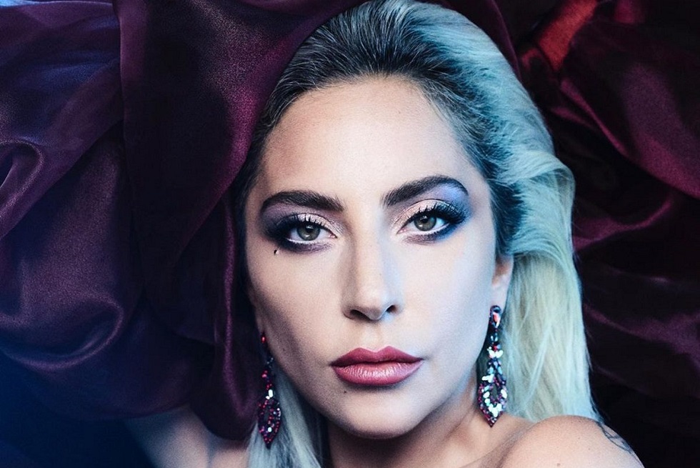 Lady Gaga : Φόρεσε μια μάσκα που θα… συζητηθεί (pics)