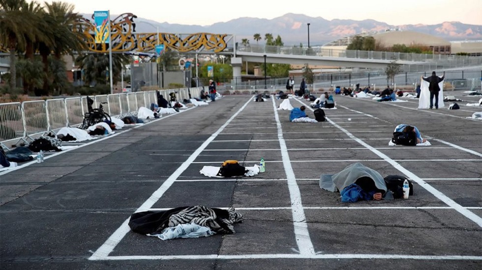 Κορωνοϊός – ΗΠΑ: Στο Λας Βέγκας κοιμίζουν τους άστεγους σε πάρκινγκ