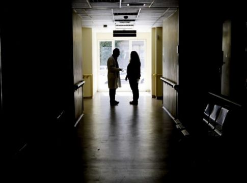 Πανελλήνιος Ιατρικός Σύλλογος: «Μην επισκέπτεστε νοσοκομεία αν δεν έχετε σοβαρά συμπτώματα»