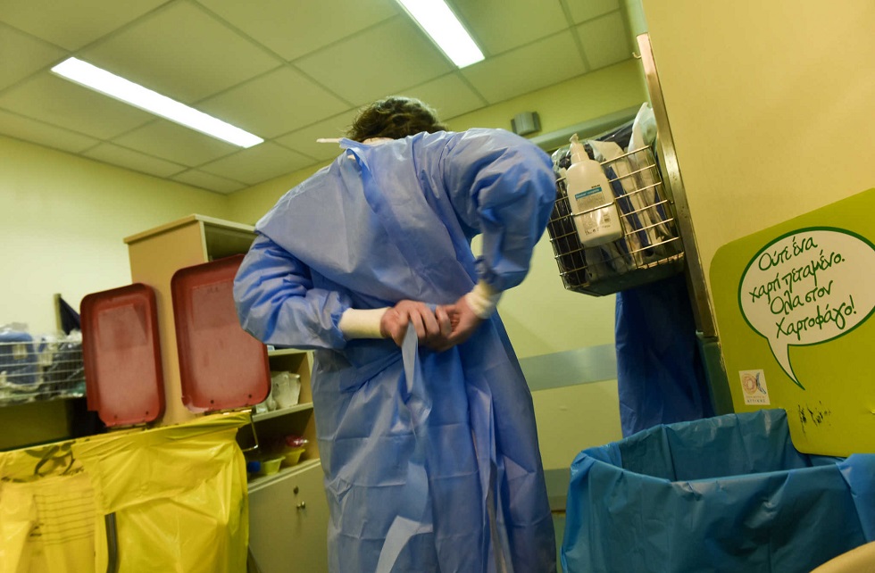 Προσοχή: Τι πρέπει να κάνουμε αν μάθουμε για κρούσμα κορονοϊού στο περιβάλλον μας