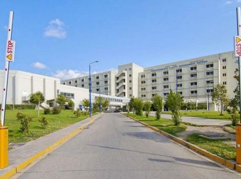 Πάτρα : Περιστέρια έκαναν φωλιά μέσα στο νοσοκομείο – Κίνδυνος για τους ασθενείς