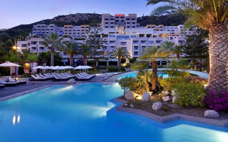 Πρώτο χτύπημα στους ‘Ελληνες ξενοδόχους – Η TUI παγώνει πληρωμές και συμβάσεις