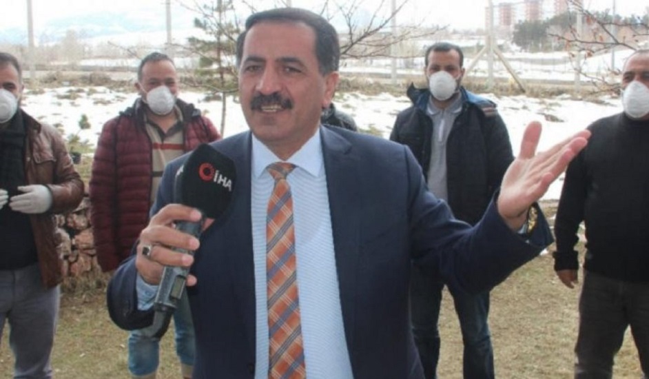 Κορωνοϊός – Ανθελληνικό παραλήρημα: Τούρκος καλλιτέχνης τραγουδά «να χτυπήσει ο ιός την Ελλάδα»