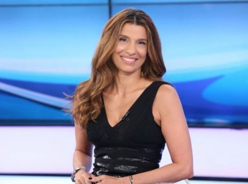Αυτή είναι η Πόπη Τσαπανίδου; Μα καλά τι έγινε (pic)