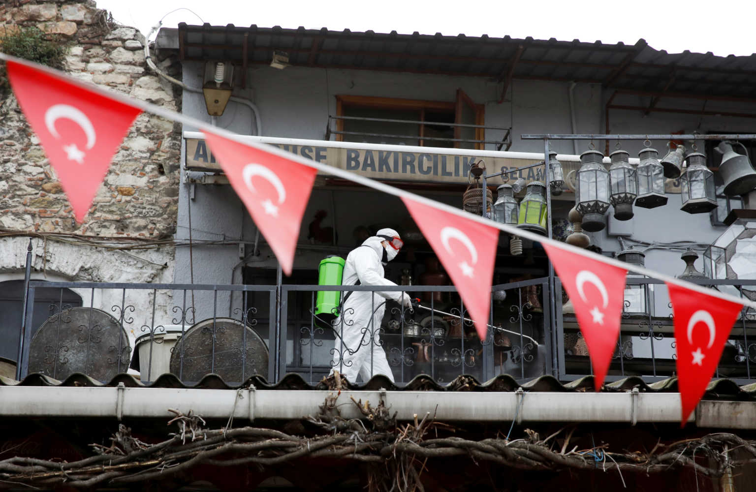 Στοιχεία σοκ για τον κορωνοϊό στην Τουρκία: Μία… ανάσα από τον εφιάλτη της Ιταλίας