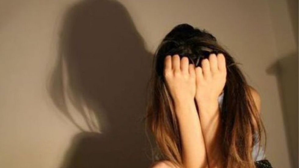 Αυξάνονται τα περιστατικά ενδοοικογενειακής βίας εν μέσω καραντίνας