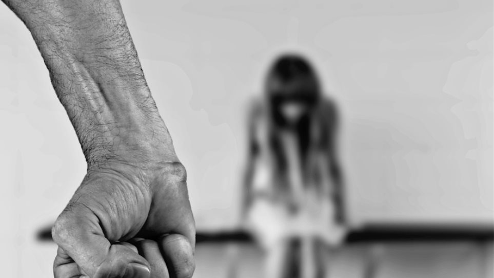 Κορωνοϊός – Γαλλία: Πανδημία… ενδοοικογενειακής βίας στη χώρα