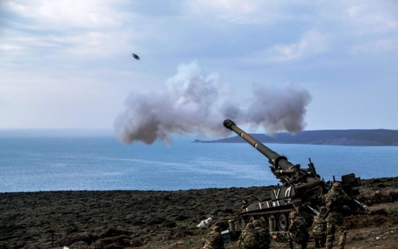 Επείγον – Πυρά φορητού οπλισμού και βαρέων όπλων σε πολλές ακτές της Λέσβου