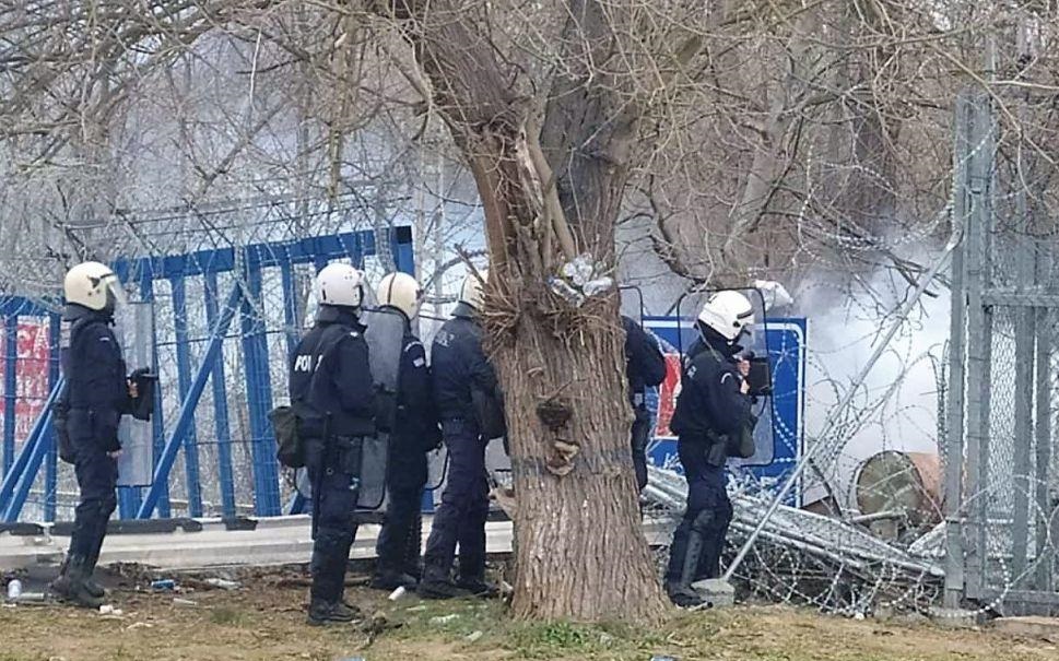 Έβρος: Βίντεο από τις δράσεις των Ενόπλων Δυνάμεων δείχνουν τη στήριξη των Τούρκων στους πρόσφυγες