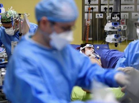 Κορωνοϊός: Τα νεαρότερα θύματα παγκοσμίως