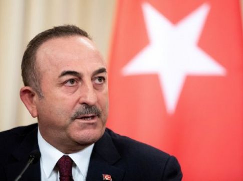 Τσαβούσογλου: Οι Έλληνες δίνουν όπλα στους αγρότες στα σύνορα