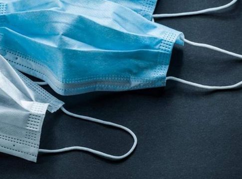 Κορωνοϊός: Ποιες είναι οι ενδεδειγμένες μάσκες για γιατρούς και νοσηλευτές που φροντίζουν ασθενείς του ιού
