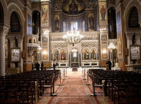 Παρατείνεται μέχρι 28 Απριλίου το «λουκέτο» στις εκκλησίες