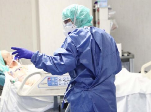 Κορωνοϊός: Νέος νεκρός από τον ιό – Αυξάνονται τα θύματα