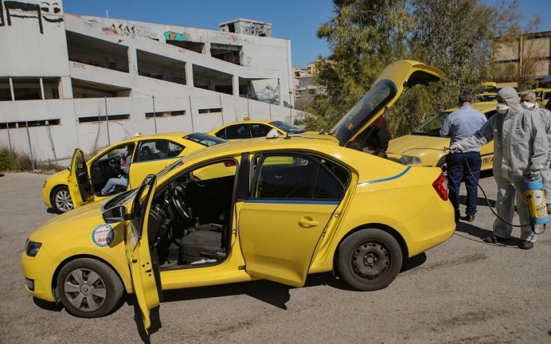 Άρση μέτρων: Αντιδρά ο ΣΑΤΑ στη συνέχιση της μεταφοράς ενός επιβάτη ανά ταξί