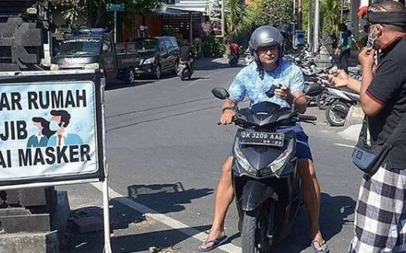 Κορονοϊός: Απίστευτη τιμωρία – Δείτε τι κάνουν αν δεν φοράνε μάσκα δημόσια