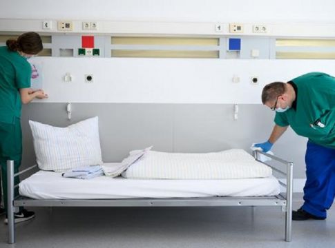 Γιατροί και νοσηλευτές με κορωνοϊό στη Γερμανία