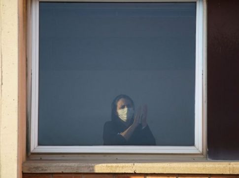 Κορωνοϊός: Εφιαλτικές προβλέψεις από ΠΟΥ-Έσπασαν το φράγμα των 900.000 τα κρούσματα